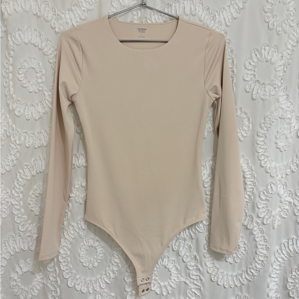 Express Body Contour High Compression Crew Neck Long Sleeve Bodysuit Sandshell - Picture 4 of 5